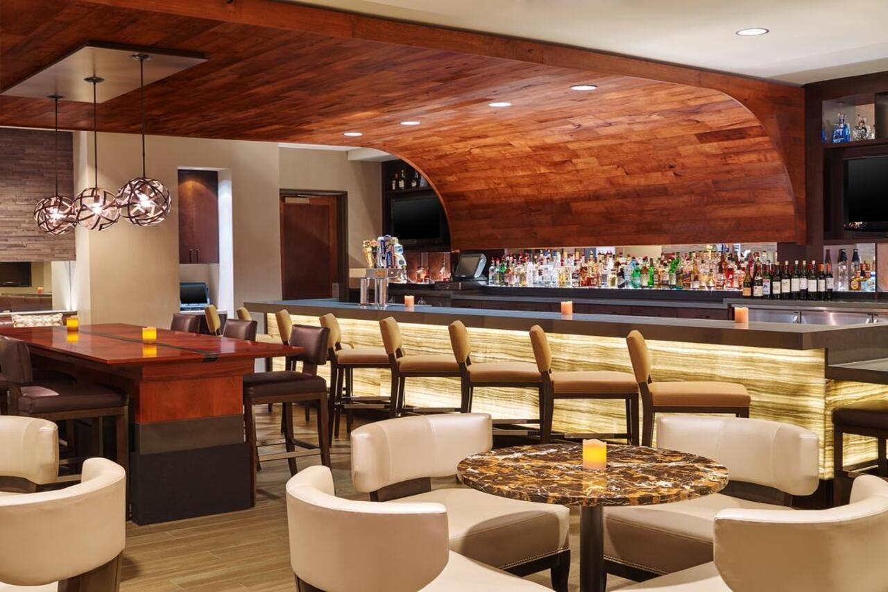 Отель Doubletree By Hilton San Antonio Airport Экстерьер фото