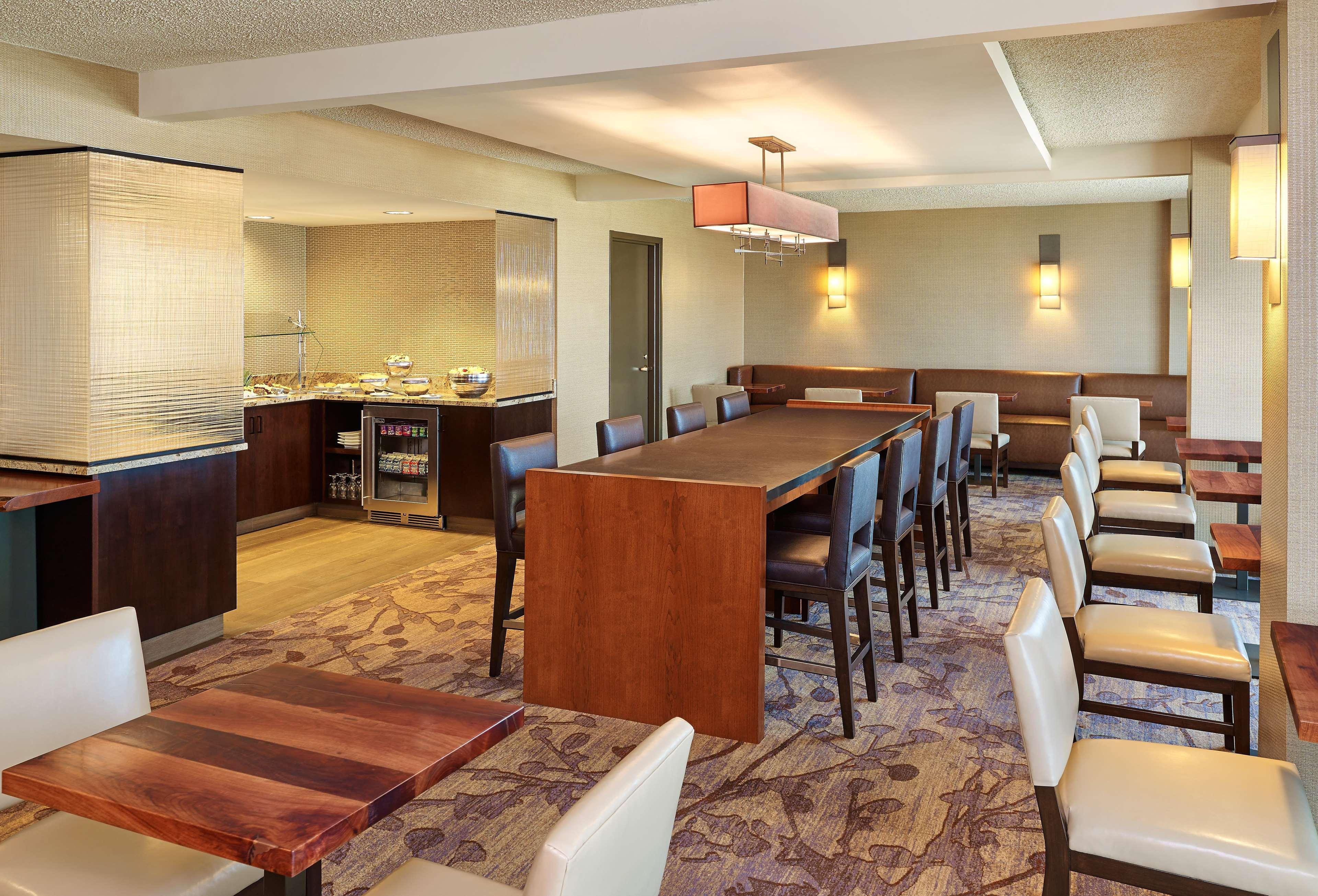 Отель Doubletree By Hilton San Antonio Airport Экстерьер фото