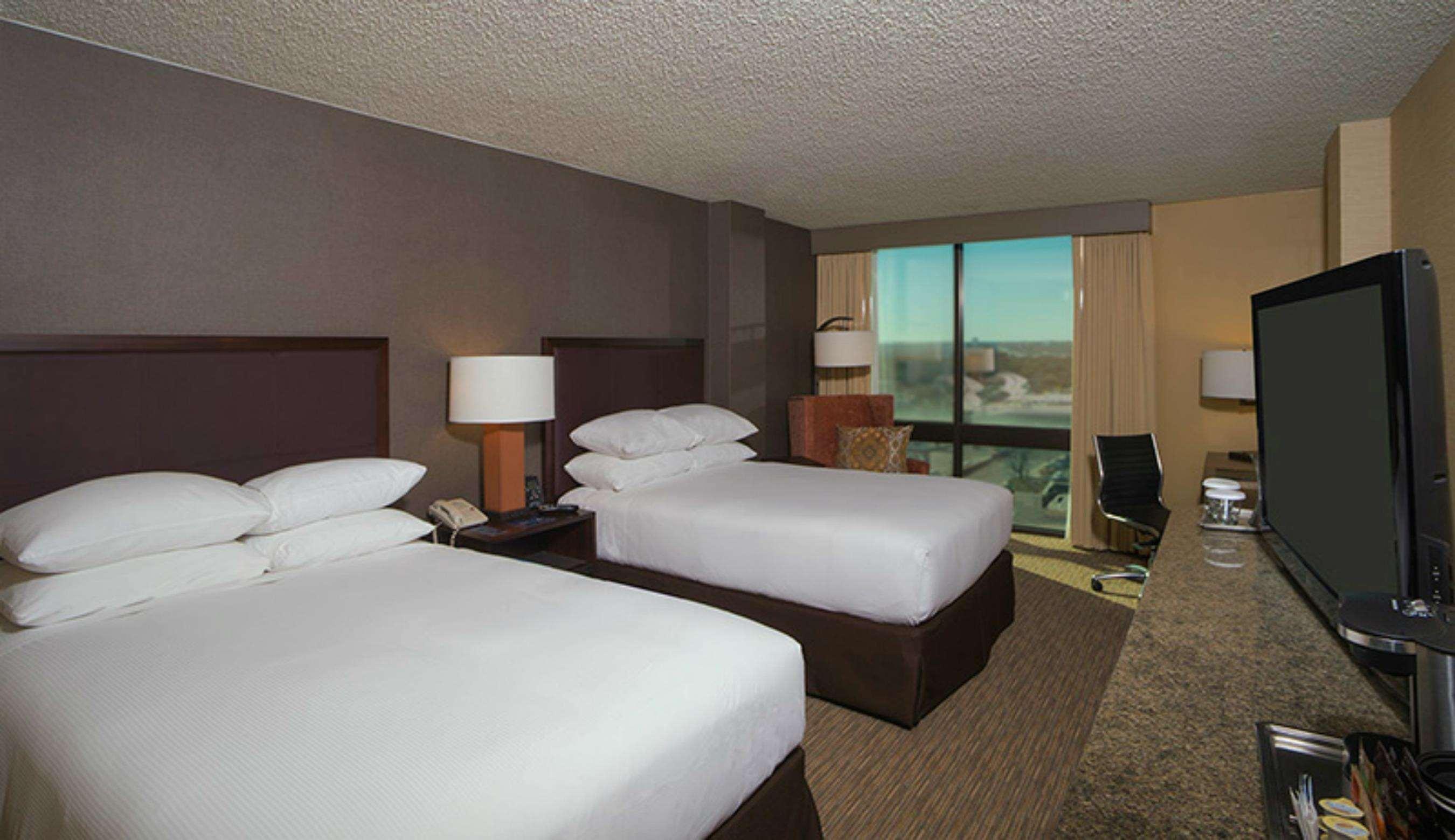 Отель Doubletree By Hilton San Antonio Airport Экстерьер фото