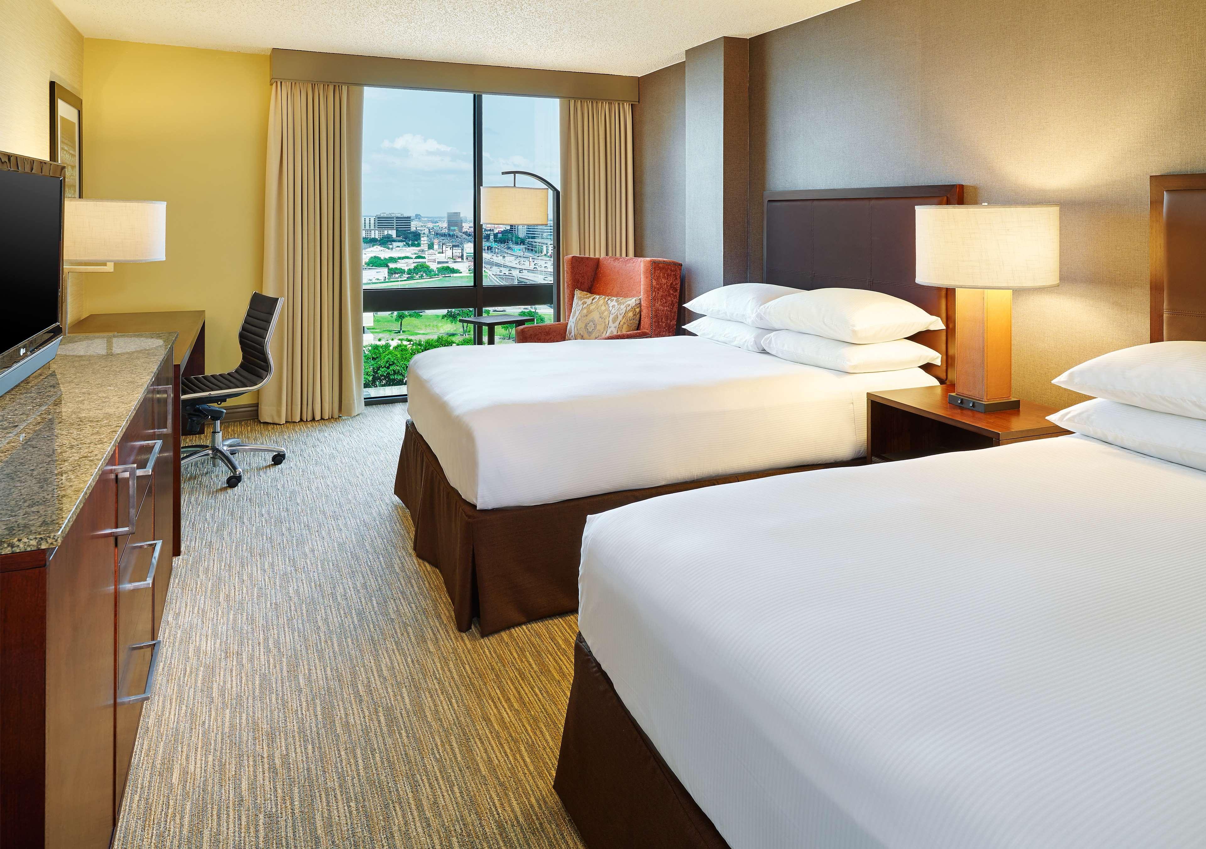 Отель Doubletree By Hilton San Antonio Airport Экстерьер фото
