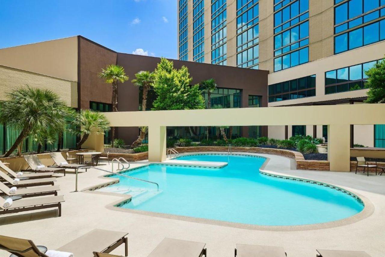 Отель Doubletree By Hilton San Antonio Airport Экстерьер фото