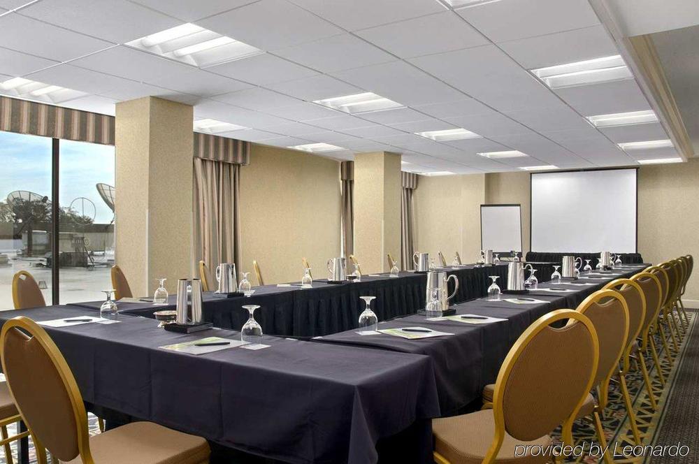 Отель Doubletree By Hilton San Antonio Airport Удобства фото