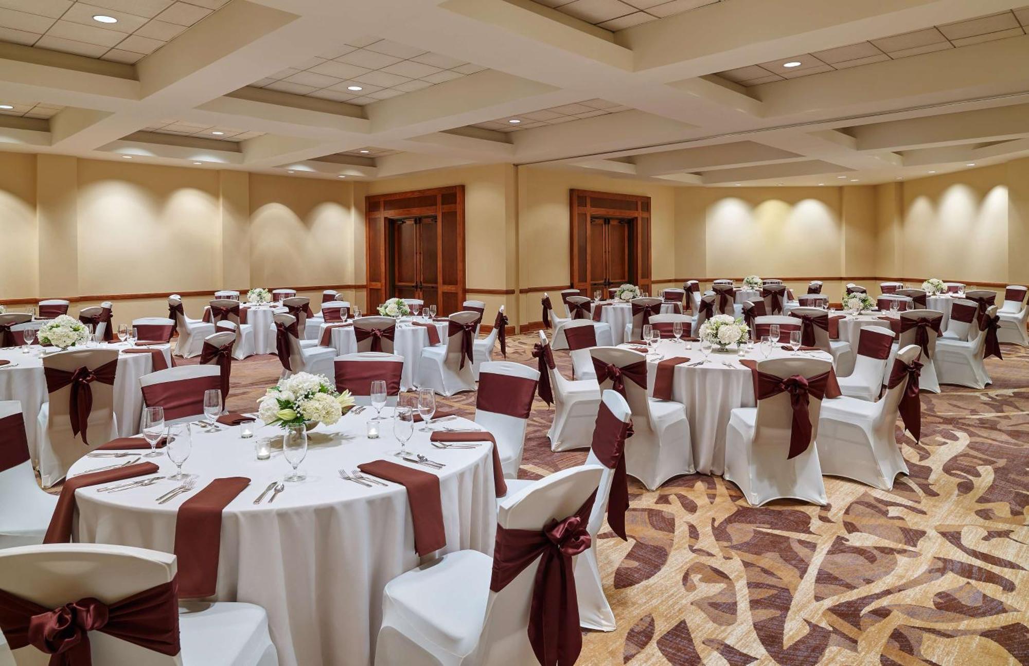Отель Doubletree By Hilton San Antonio Airport Экстерьер фото