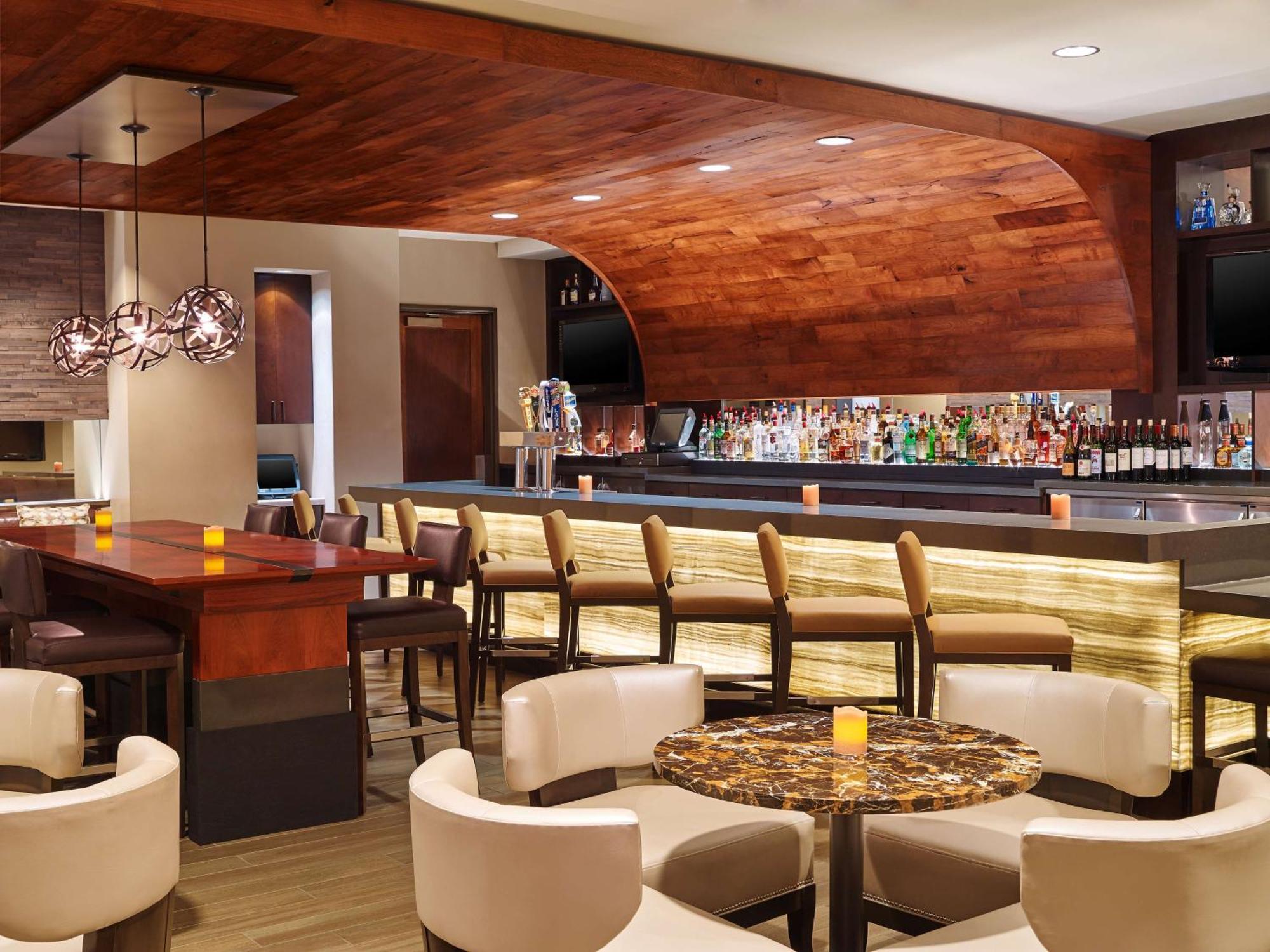 Отель Doubletree By Hilton San Antonio Airport Экстерьер фото