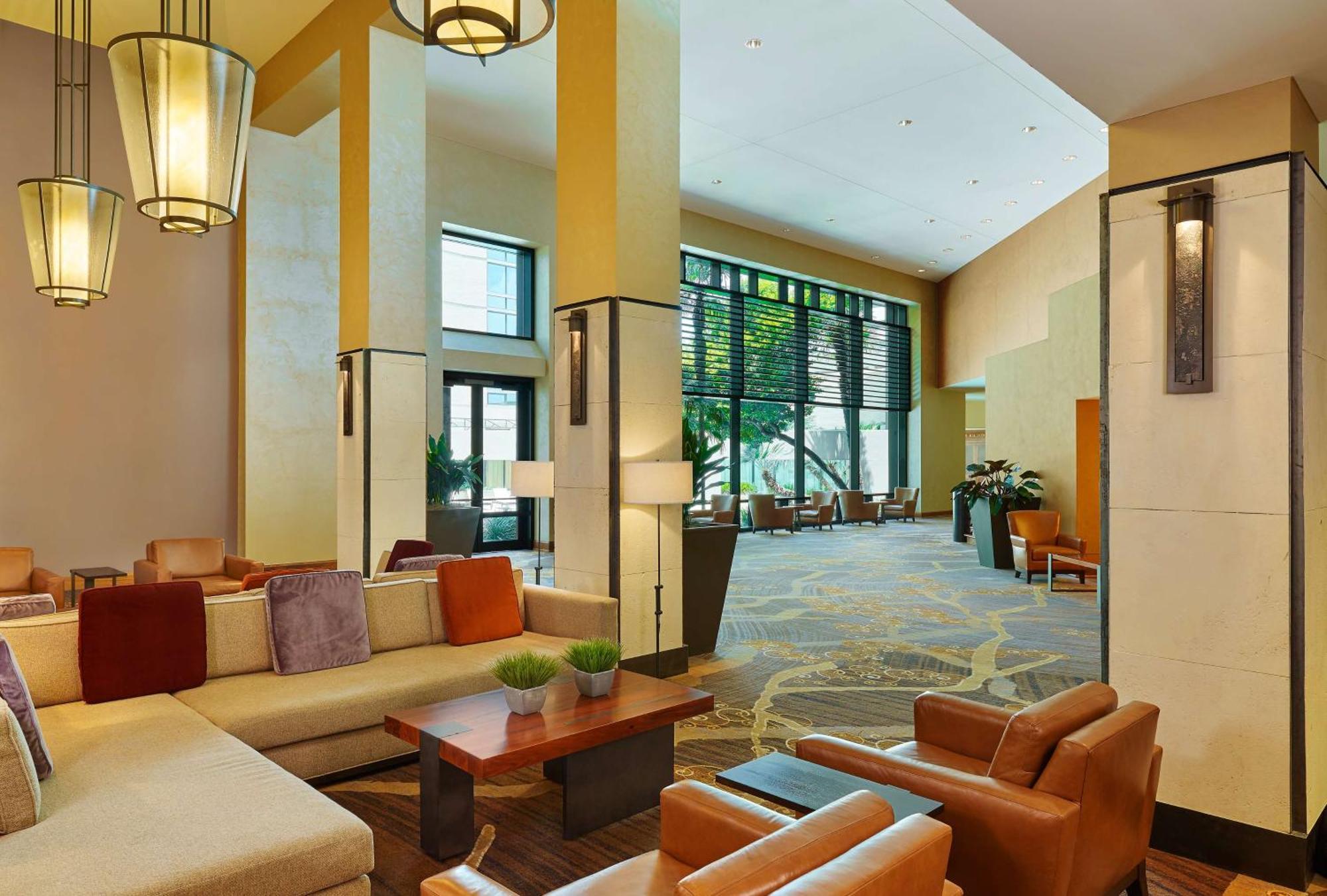 Отель Doubletree By Hilton San Antonio Airport Экстерьер фото