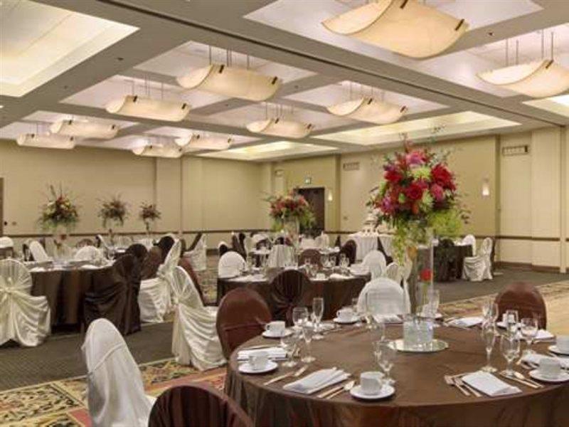 Отель Doubletree By Hilton San Antonio Airport Экстерьер фото
